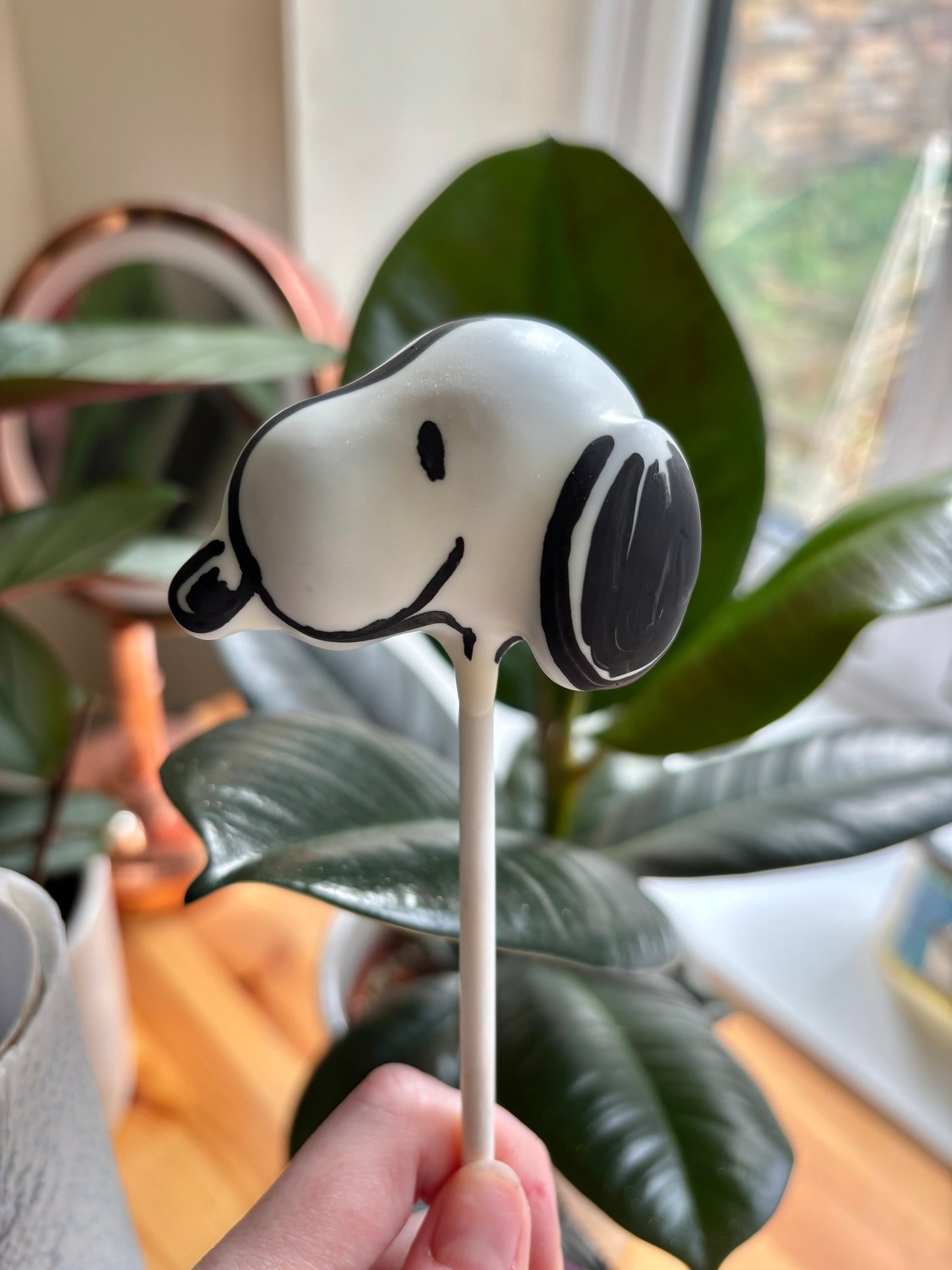 Snoopy Cake Pop