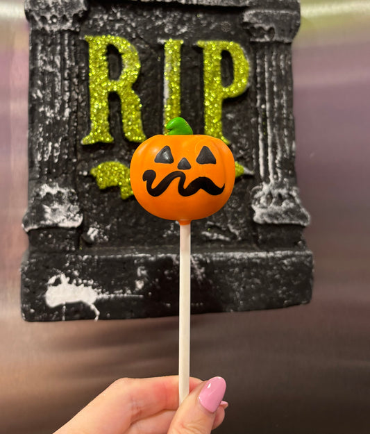 Cute Jack-o’-lantern Cake Pop